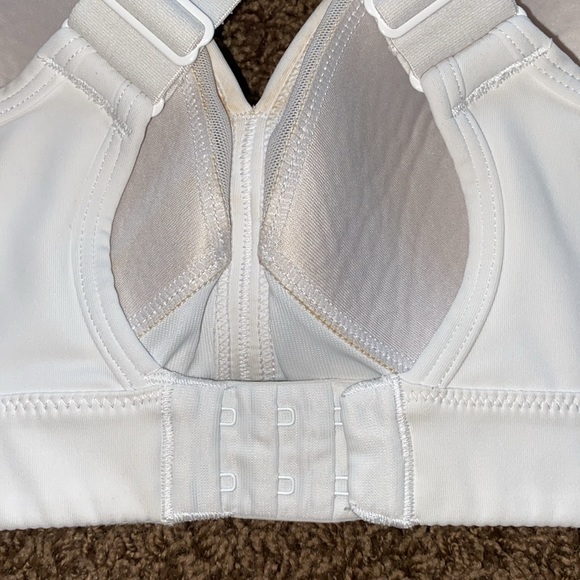 Yvette Criss Cross Adjustable Strap Sports Bra - Picture 5 of 9